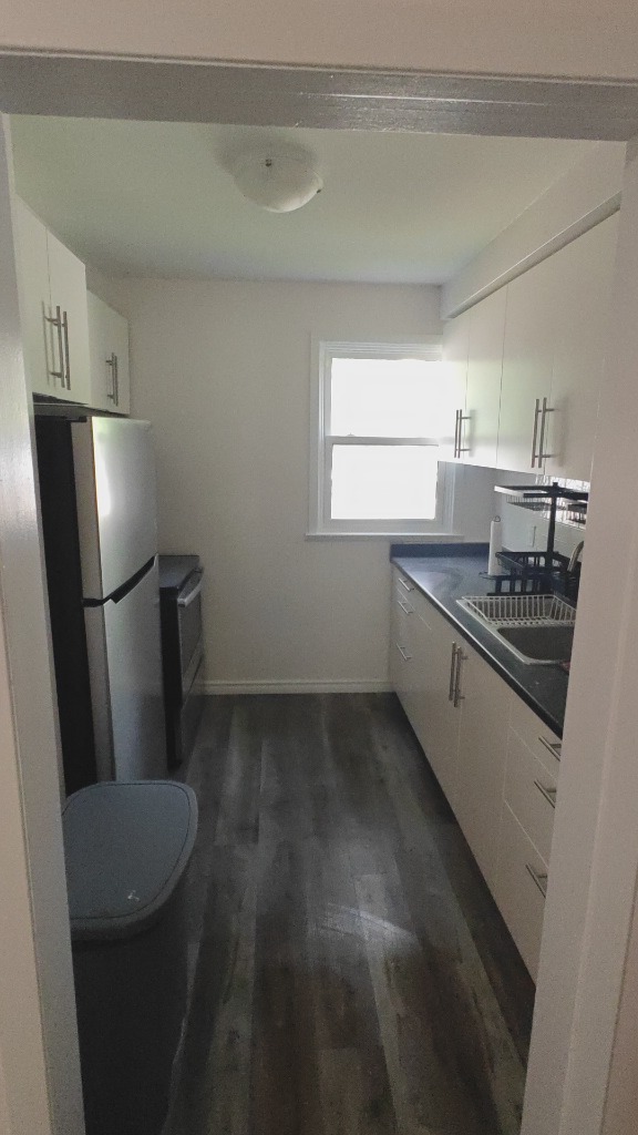 Sharp white door trim details and fine coating