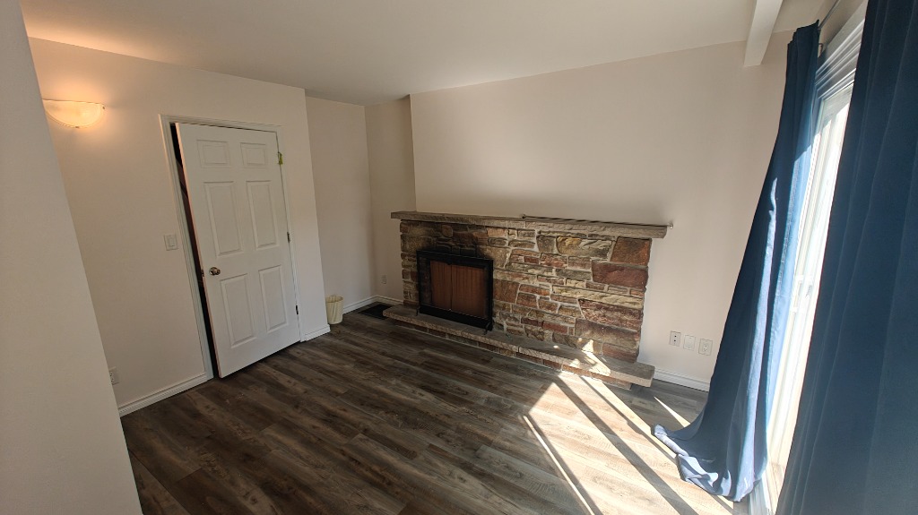 Crisp border lines between slate and white colors